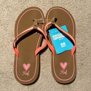 Reef flip flops (size 2/3)